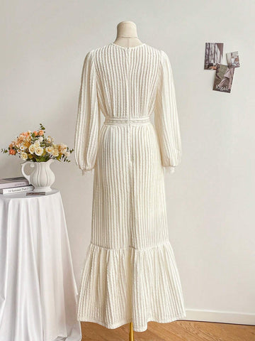 Women's V-Neck Long Sleeve Pleated Fitted Mermaid Hem Design Dress