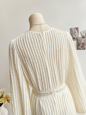 Women's V-Neck Long Sleeve Pleated Fitted Mermaid Hem Design Dress