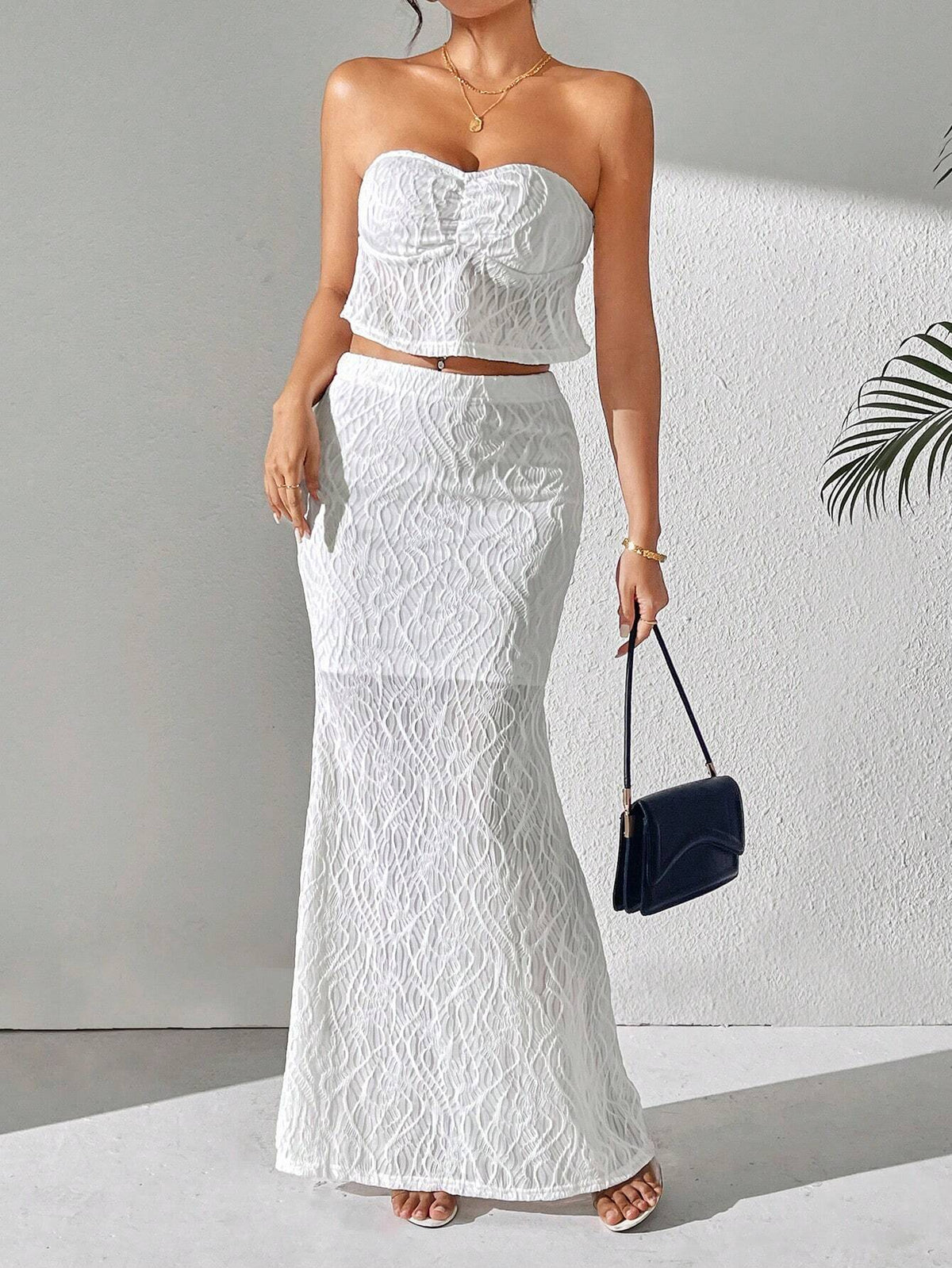 Women's Vacation Ruffled Texture Fabric Strapless Top And Long Skirt Two-Piece Set