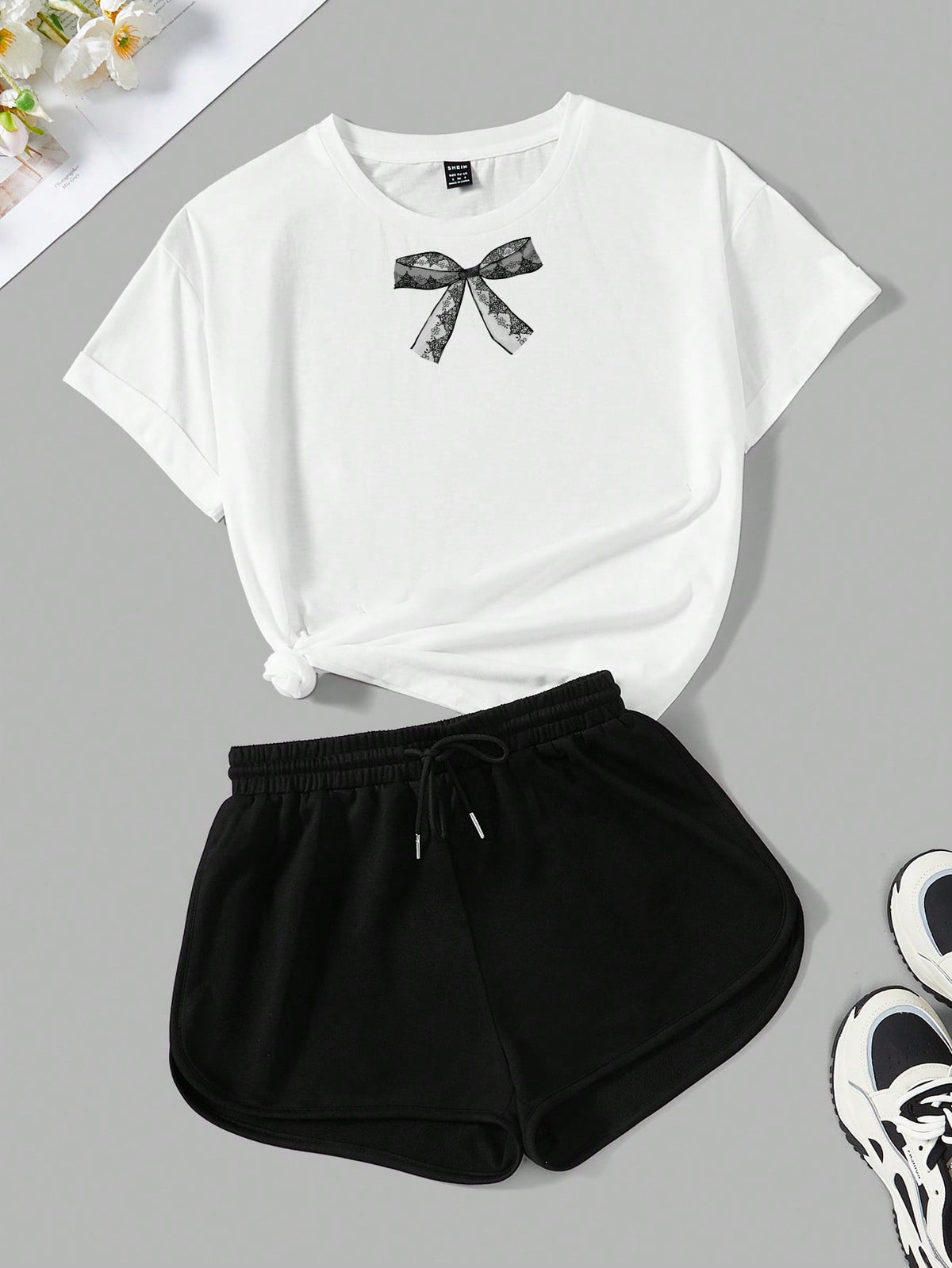 Casual Simple Bowknot Pattern Round Neck Short Sleeve Top With Shorts Two Piece Set