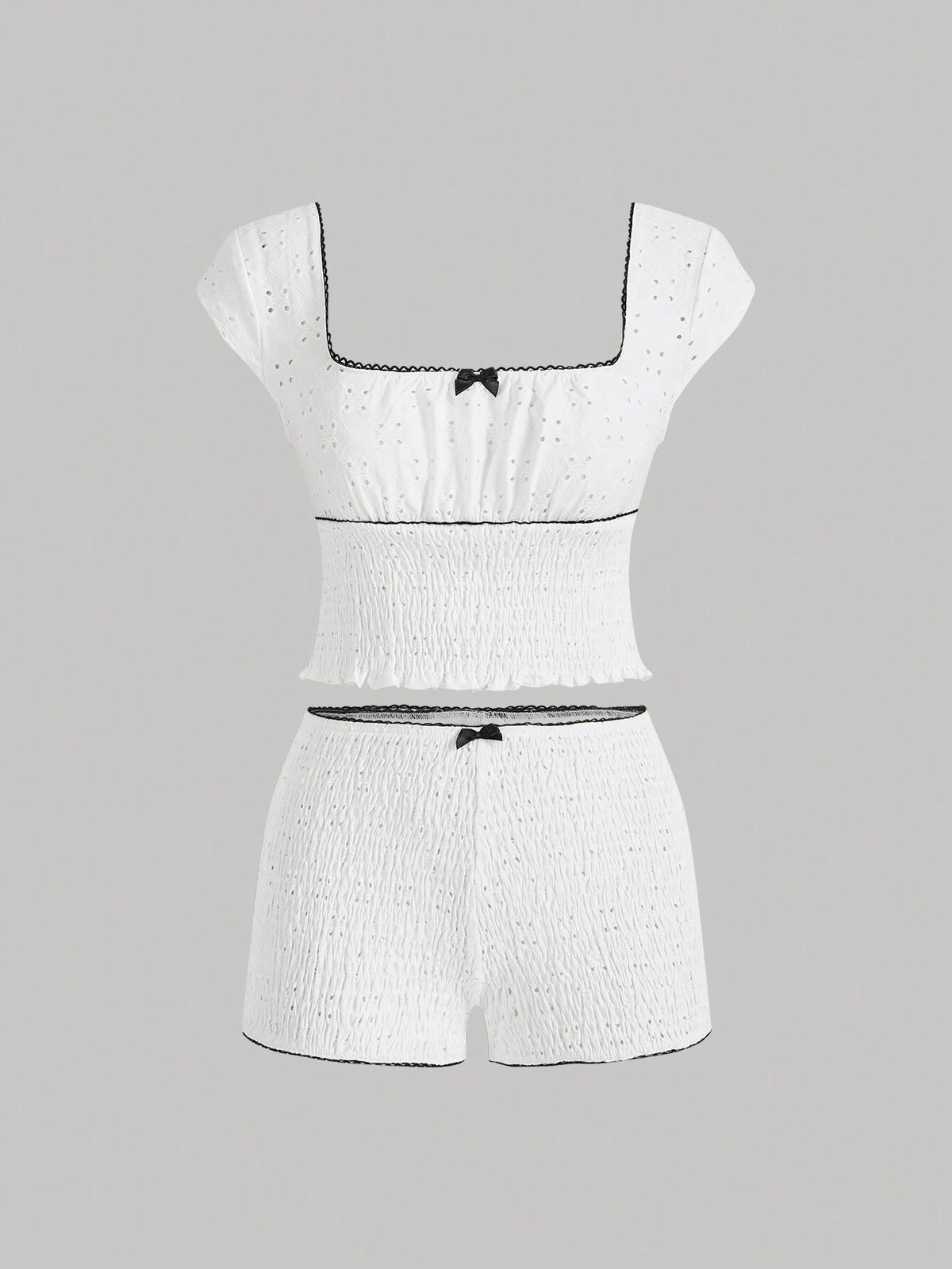 Ladies' White Jacquard Bow Decorated Top And Slim Fit Shorts Set