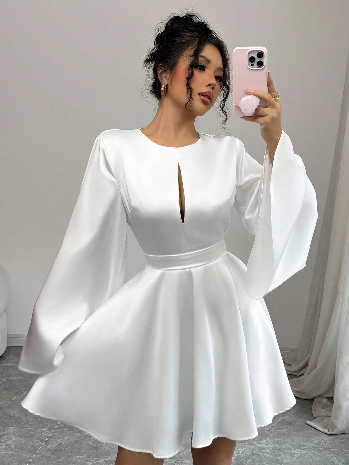 Women's Solid Color Backless Waist Cinched A-Line Flared Long Sleeve Dress