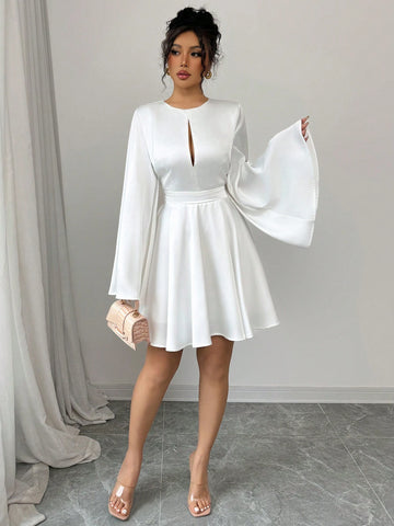 Women's Solid Color Backless Waist Cinched A-Line Flared Long Sleeve Dress