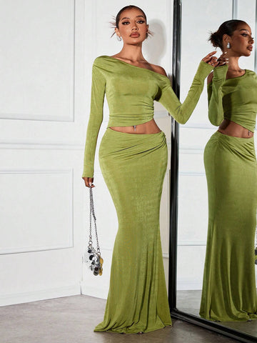2pcs/Set Off-Shoulder Long Sleeve Top And Green Bodycon Skirt Set, Fall/Winter