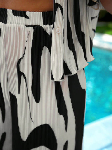 Holiday Black & White Abstract Print Pleated Short-Sleeve Shirt & Loose Wide-Leg Pants 3pcs/Set Women Outfit