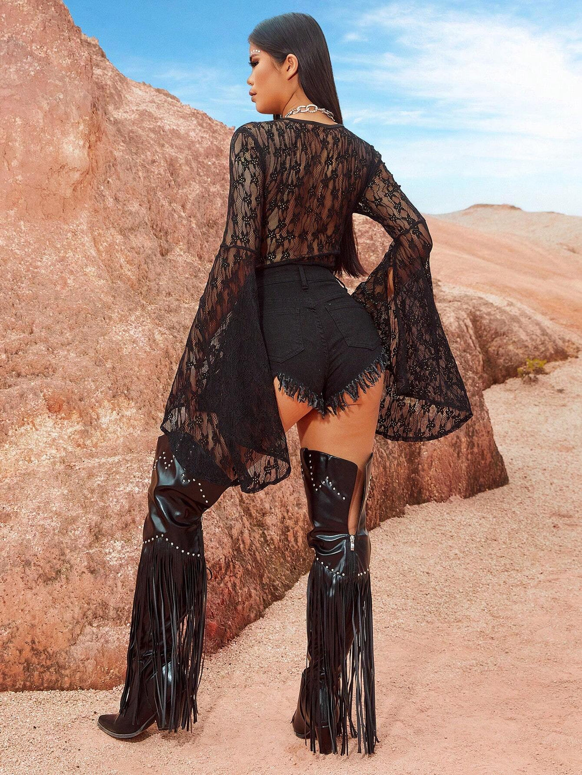 Music Festival Western Style Women's Sexy Black Floral Hollow Lace Vacation High-Elastic High-End Charming Hot Girl Temperament Sexy Long Sleeves Exaggerated Bell Sleeves Tight Front Medium Deep V Short Top