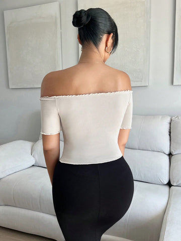 Off Shoulder Ruched Lettuce Trim Crop Tee