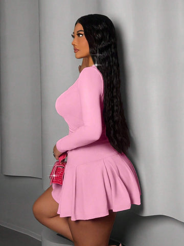 Solid Color Tight-Fitting U-Neck Waist Pleated Design T-Shirt + Solid Color Pleated Culottes Set, Sexy And Playful In College Style