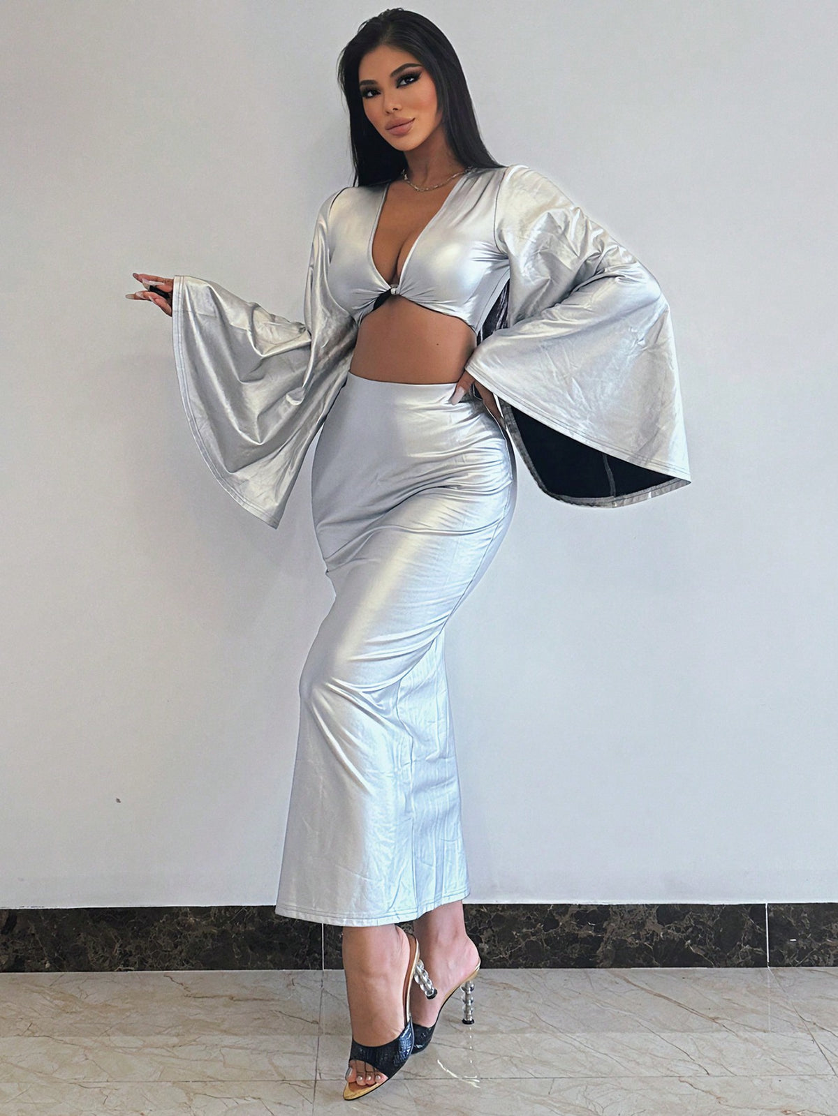 Women'S Metallic Twist Knot Bell Sleeve Cropped Top And Skirt Set