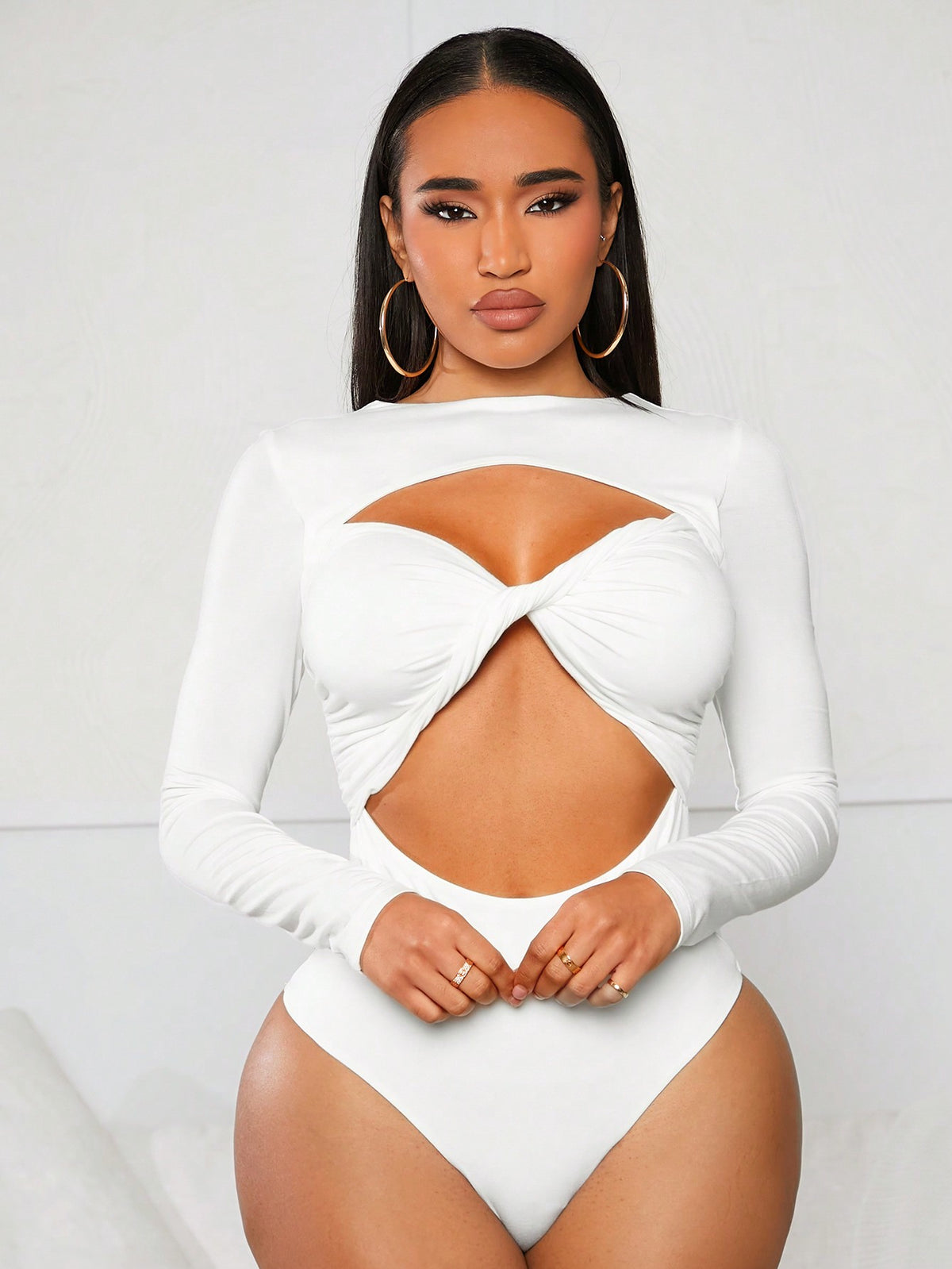Women'S Twist Knot Cutout Bodysuit With Chest Coverage
