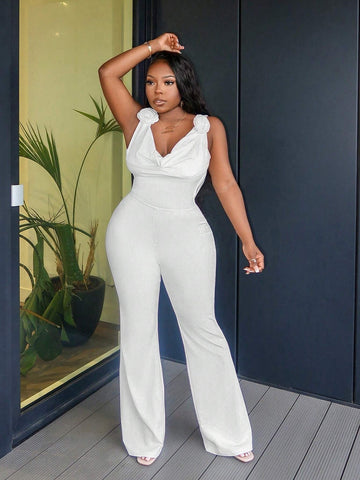 Sexy Elegant Holiday 3D Flower Decorated Neck Flare Leg White Jumpsuit With Patchwork And U Neckline, Sleeveless, Size M