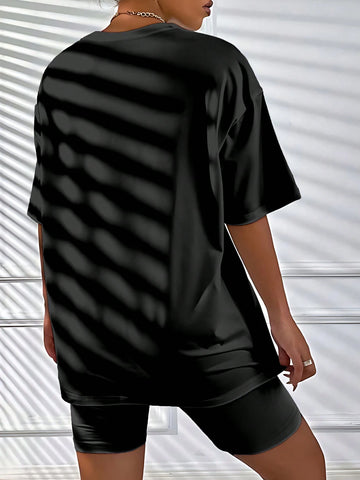 Spring/Summer Fashionable Cartoon Bear Pattern Printed T-Shirt & Slim Fit Shorts Casual Women's 2-Piece Sets