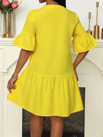 Women's Simplistic French Style Solid Color Button Front Long Sleeve Pleated Casual Dress