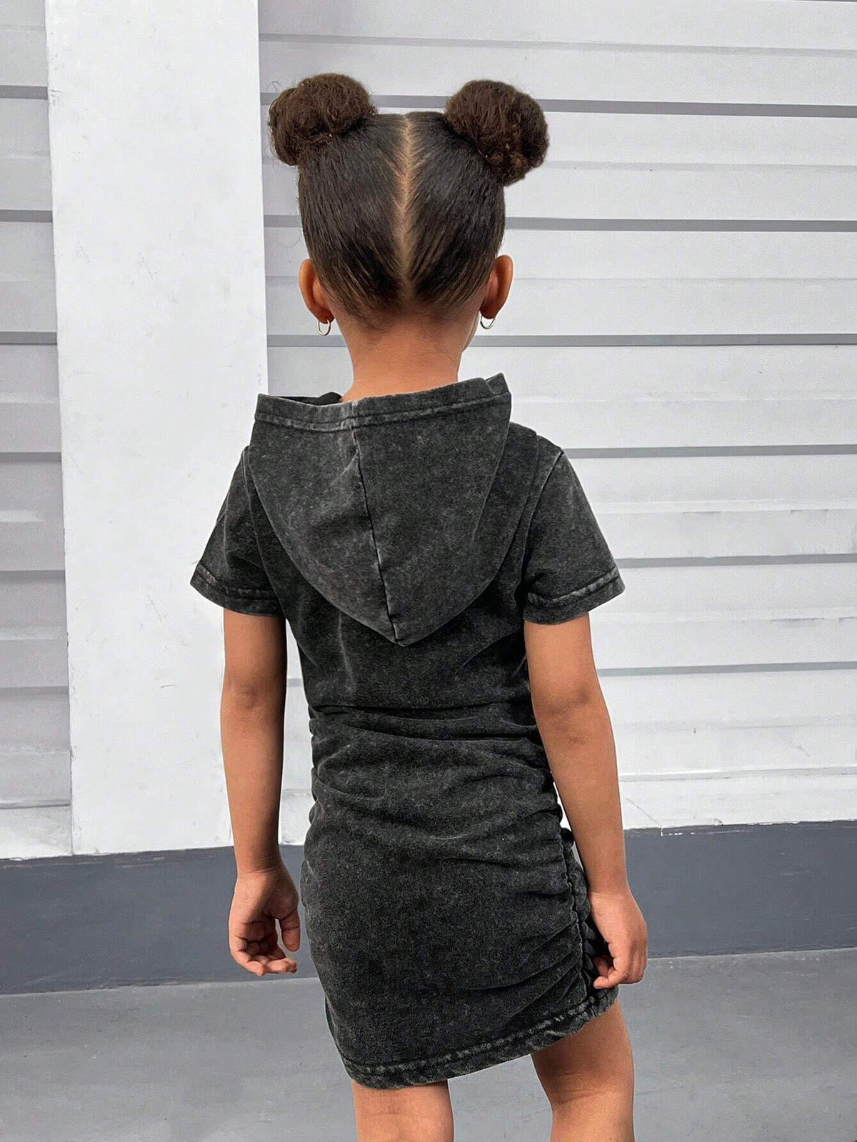 Streecool Kids Cool And Casual Street Fashion Portrait Patterned Tight-Fitting Short Sleeve Knitted Dress With Hood And Drawstring For Toddler Girls, Suitable For Summer, Autumn, Sports, Parties And Sister Matching, European And American Style