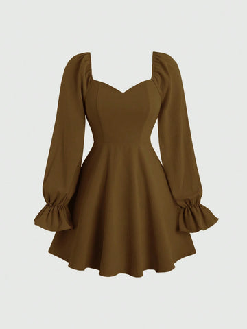 Women Elegant Simple Solid Color Keyhole Neck Flare Sleeve Waist Fitted Short Dress,