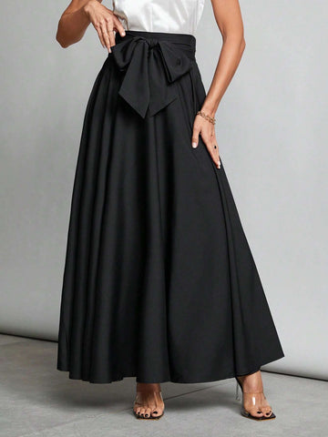 Tall High-Waisted Black Zippered Skirt Suitable For Parties