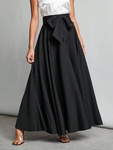 Tall High-Waisted Black Zippered Skirt Suitable For Parties