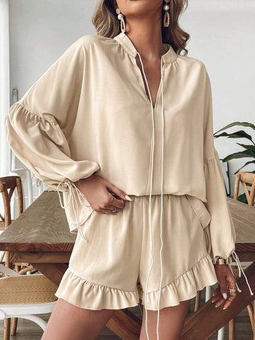 2pcs/Set Women's V-Neck Tie-Belt Lantern Sleeve Blouse And Ruffled Hem Shorts  Money,Simple,Teacher Clothes,Thanksgiving Women Outfit,Long Sleeve Women Two Piece Fall Outfits,White Ruffle Two Piece Fall Outfits