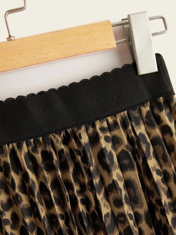 VCAY Cheetah Print Elastic Waist Pleated Skirt