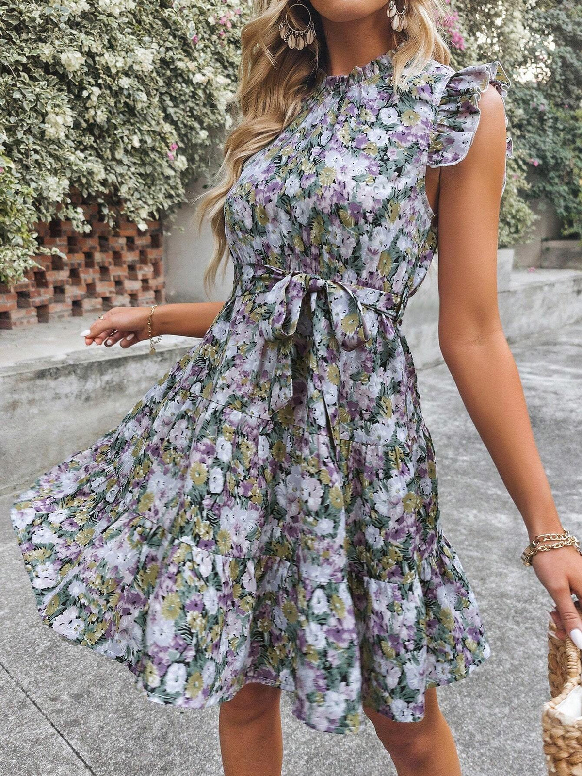 Fashionable And Elegant Pink Floral Dress With Short Flare Sleeves For Women