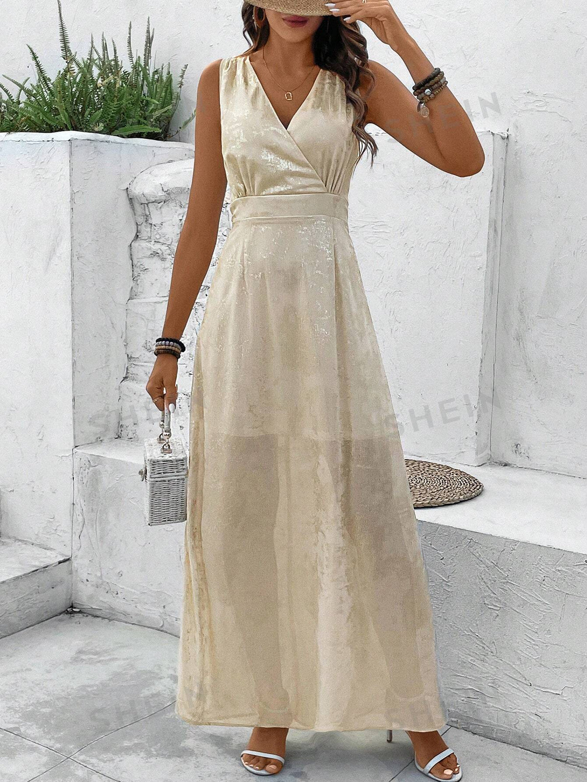 Ladies' Solid Color V-Neck Sleeveless Dress
