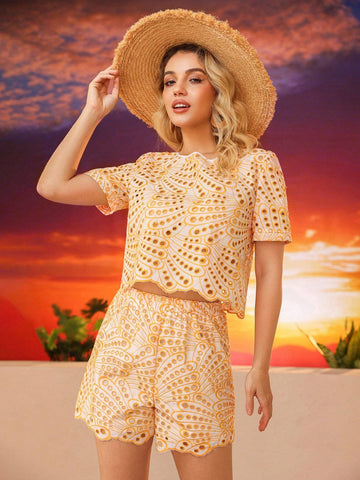 Random Embroidery Round Neck Short Sleeve T-Shirt And Shorts 2pcs/Set