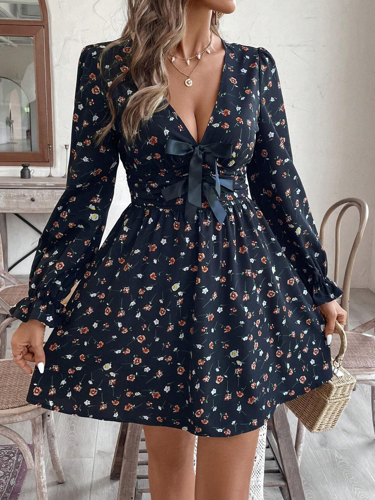 V-Neck Bowknot Long Sleeve Fitted Mini Dress, Holiday Style