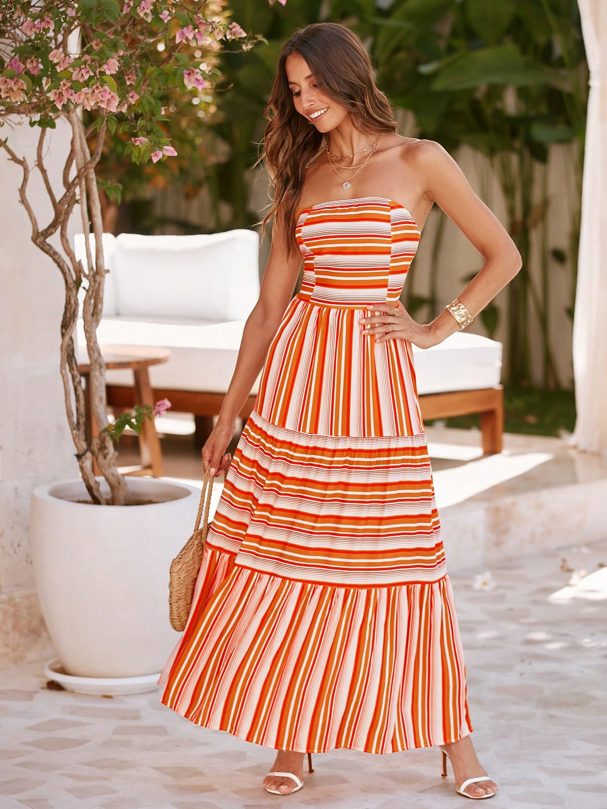 Women'S Striped Strapless Dress With Ruffled Hem