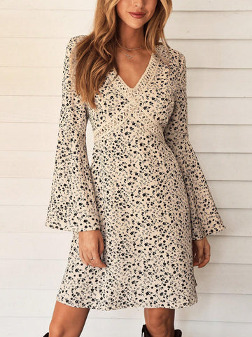 Women V-Neck Floral Lace Trim Flare Sleeve Backless Romantic Vacation Floral Print Dress,