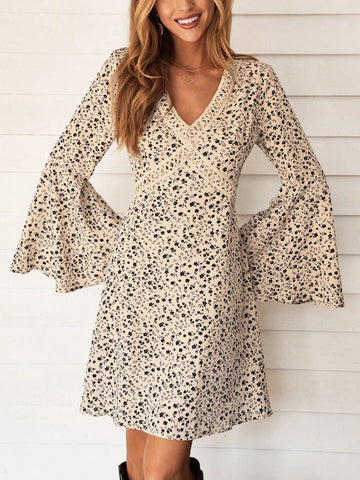 Women V-Neck Floral Lace Trim Flare Sleeve Backless Romantic Vacation Floral Print Dress,
