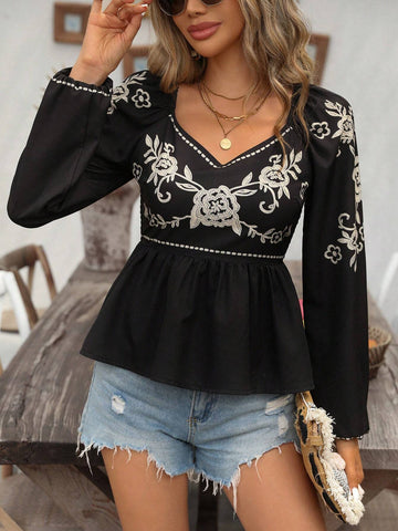 VCAY Women's Black Rose Flower & Butterfly Embroidered Sweetheart Neck Casual Vacation Long Sleeve Blouse