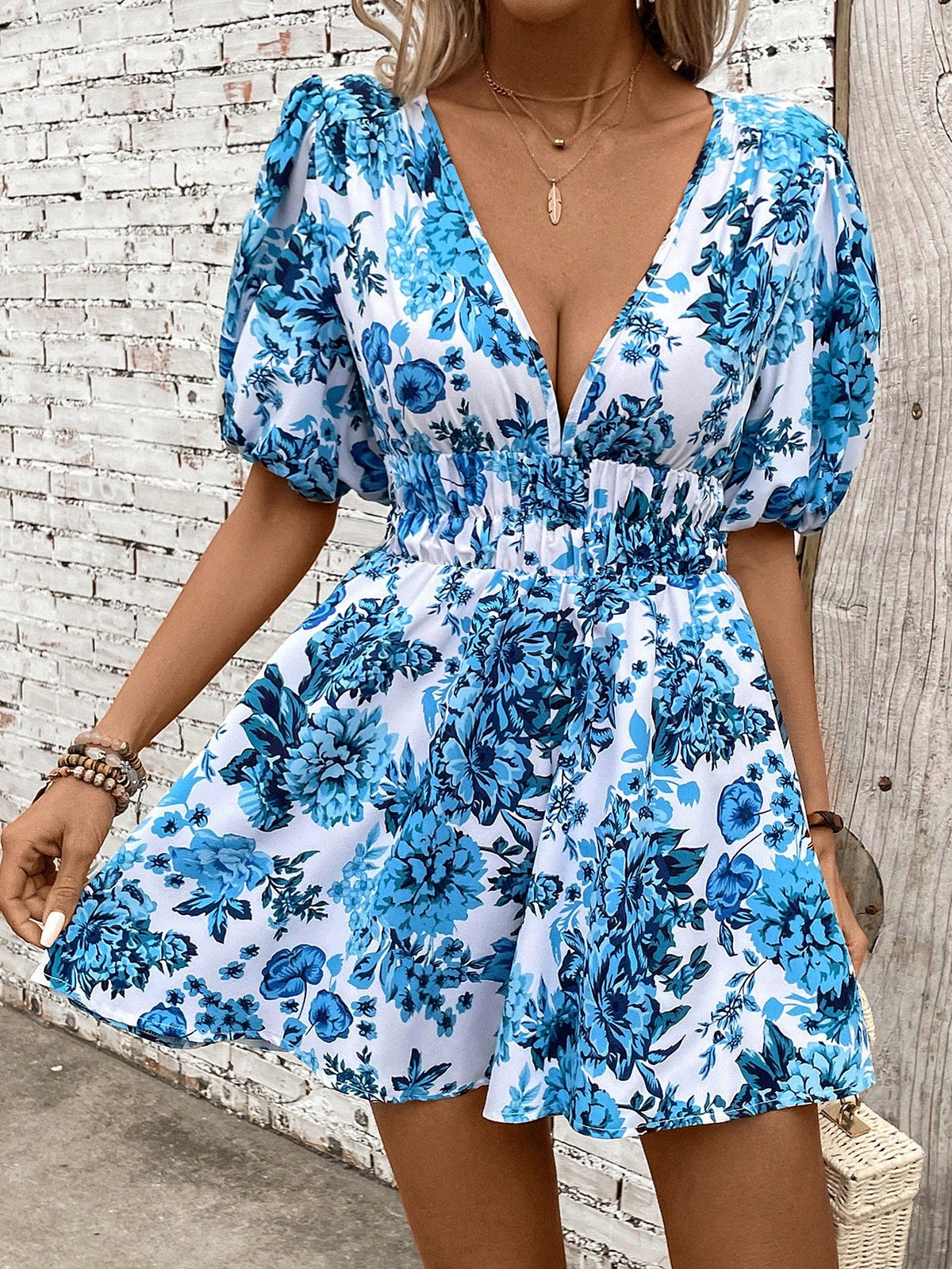 Women's Deep V-Neck Floral Print Romper With Puff Sleeves