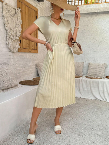 Women's Elegant Batwing Sleeve Short-Sleeved Dress With Pleated Hem
