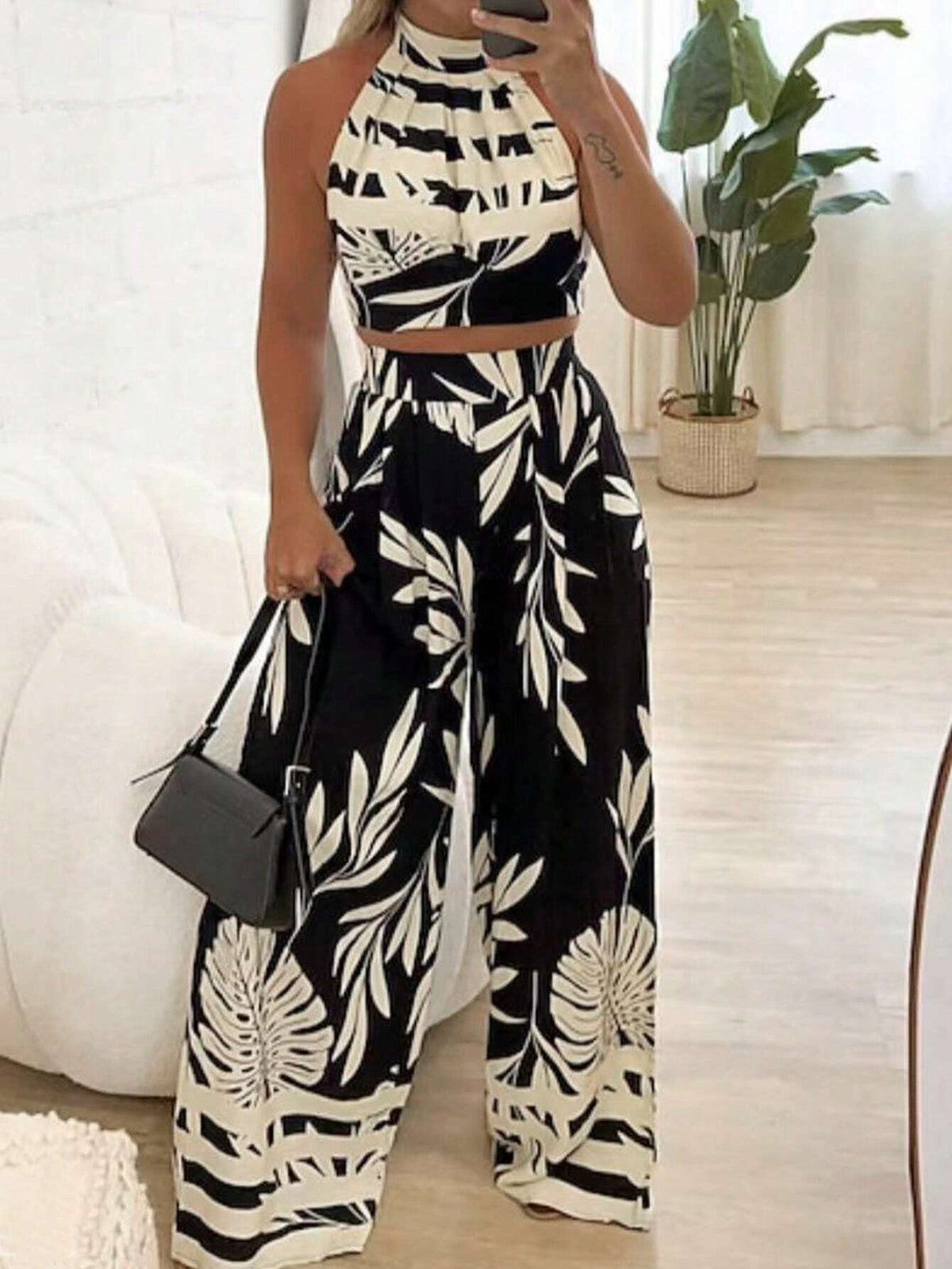Women's Fashionable Black & White Color Block Print Halter Neck Two Piece Set For Summer