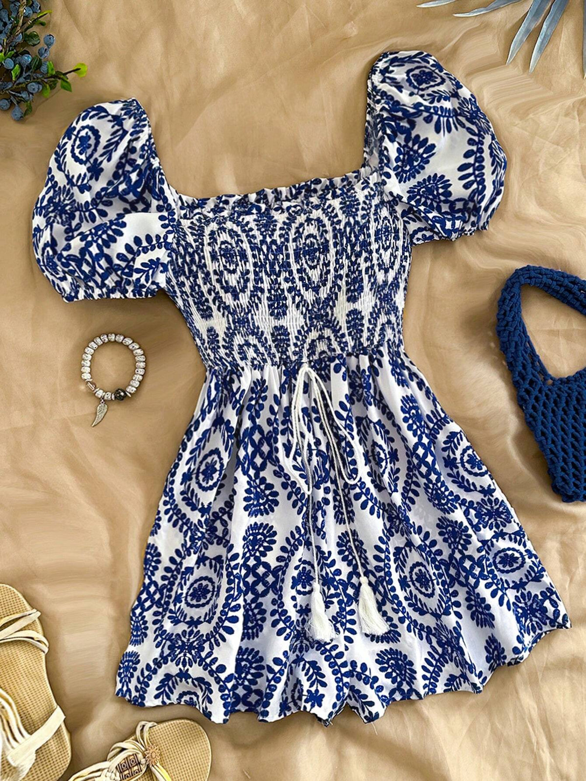 Blue & White Printed Floral Romper With Cinched Waist, Perfect For Casual And Vacation
