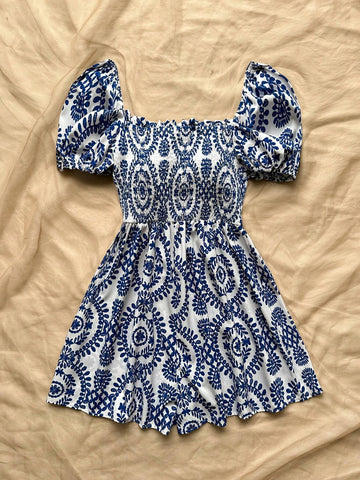 Blue & White Printed Floral Romper With Cinched Waist, Perfect For Casual And Vacation