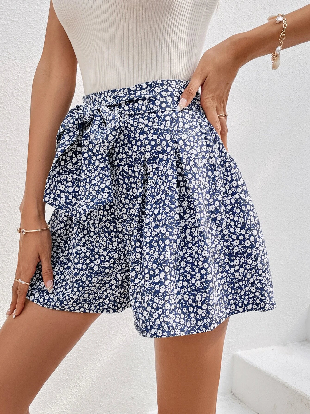WYWH Ditsy Floral Print Belted Wide Leg Shorts