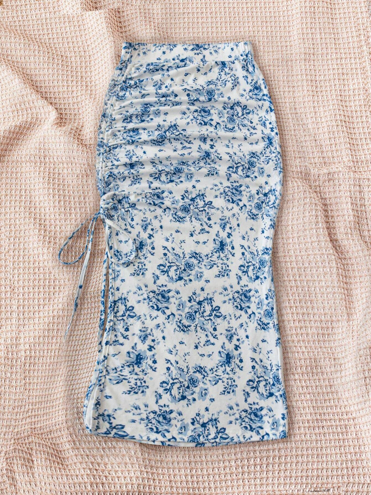 WYWH Women's Vacation White Base Blue Flower Printed Half-Length Skirt With Side Slit And Drawstring Waist