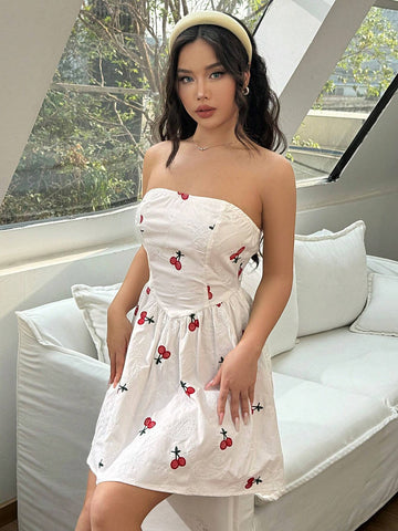 Women's Cherry Pattern Strapless Dress With Ruffled Hem