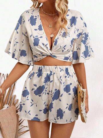 Women's Floral Print Crop Top With Twisted Front And Shorts Set