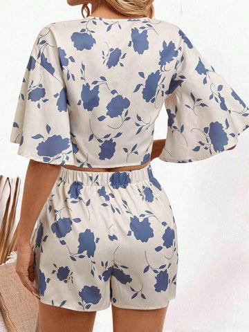 Women's Floral Print Crop Top With Twisted Front And Shorts Set