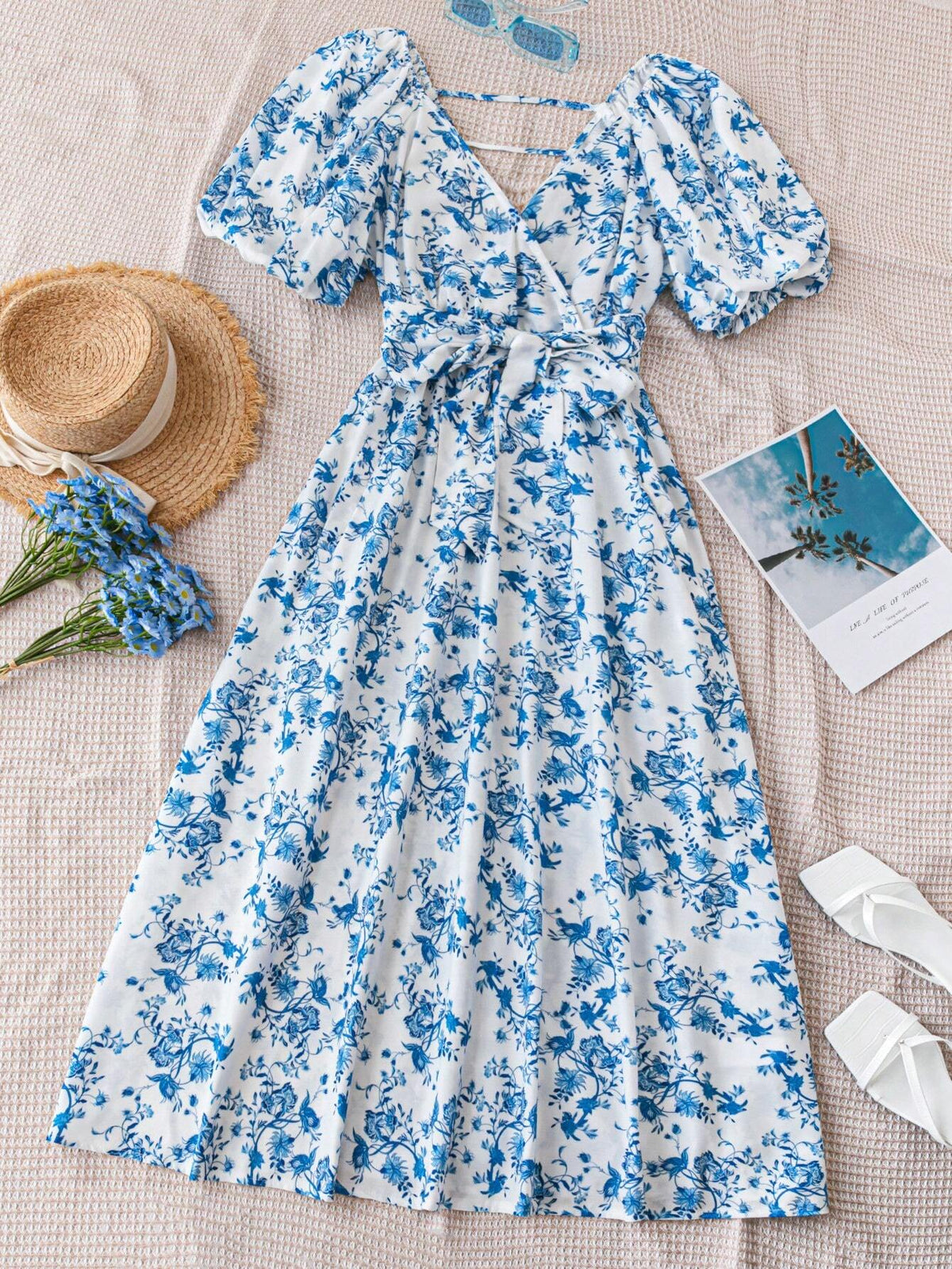 Women's Holiday V-Neck Puff Sleeve Blue & White Printed Dress With Cinched Waist
