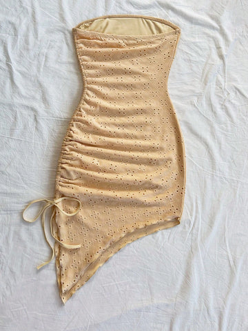 Women's Vacation White Textured Bandeau Asymmetrical Hem Tie Waist Mini Dress, For Wedding