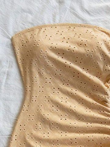 Women's Vacation White Textured Bandeau Asymmetrical Hem Tie Waist Mini Dress, For Wedding