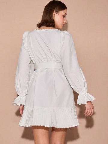 Romantic Women's Solid Color Square Neck Flare Sleeve Knotted Waist Pleated Hem Elegant