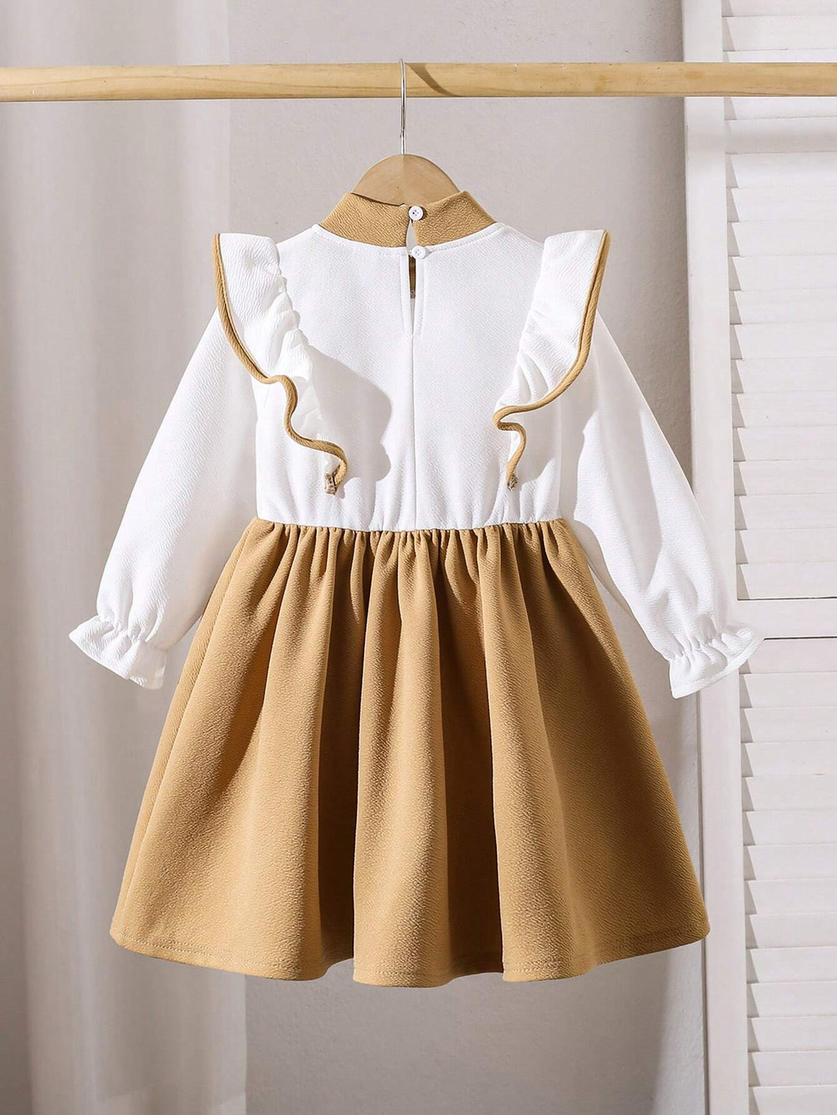 Young Girl And Young Girl Casual Color Block Bow Collar Ruffle Sleeve, Cinched Waist Mid-Length Long Sleeve Dress
