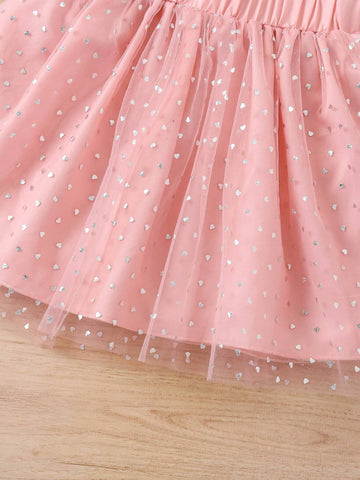 Young Girl Cartoon Character & Letter Print Top And Mesh Heart Patterned Skirt Set