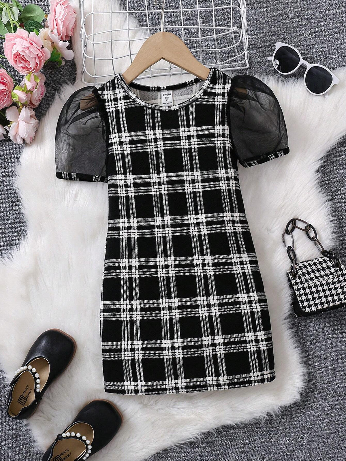 Young Girl Casual Comfortable Round Neck Sleeveless Knee-Length Black/White Dress