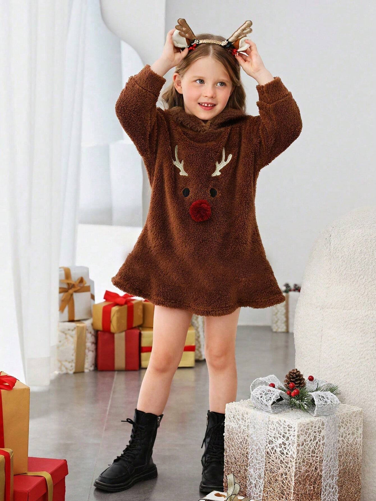 Young Girl Cute Cartoon 3D Decorative Pompom Embroidered Deer Embroidery Hooded Flannel Dress