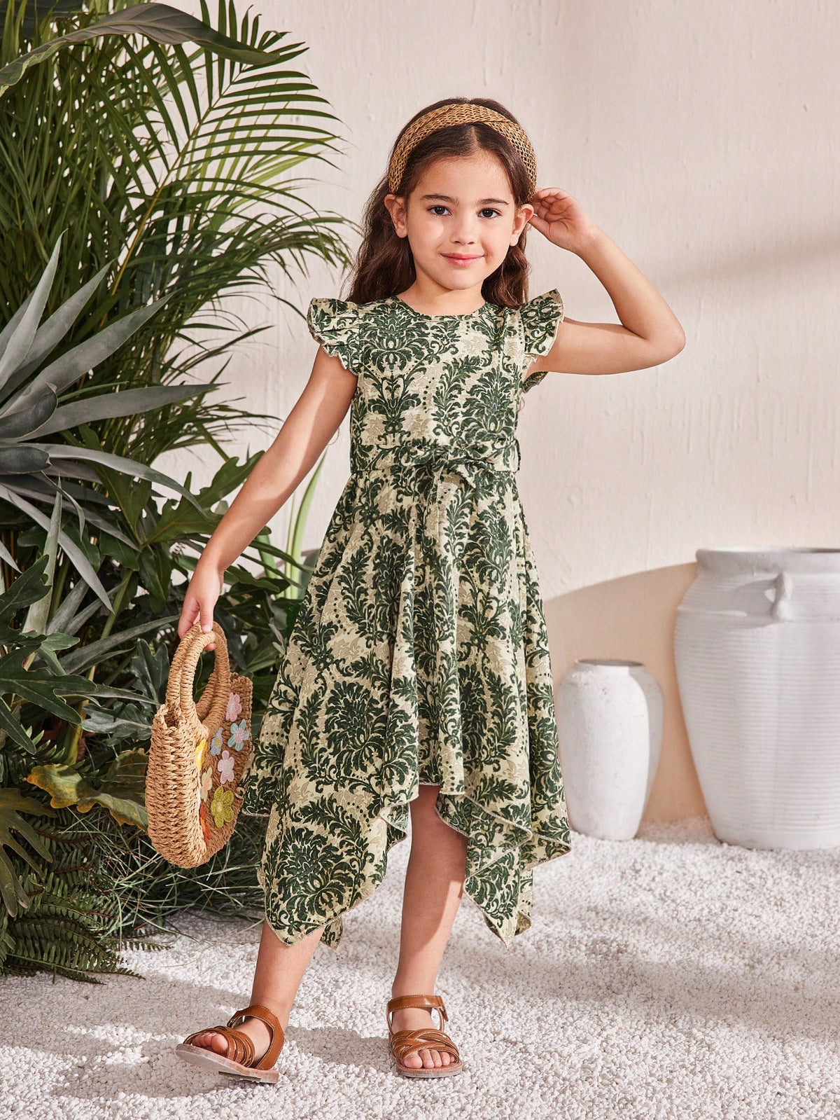 Young Girl Ditsy Ditsy Floral Round Neck Puff Sleeve Fitted Dress